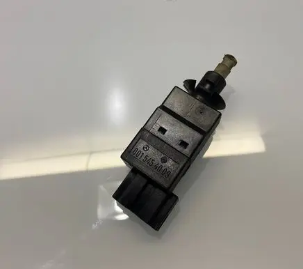 Mercedes-Benz E W211 Brake pedal sensor switch 0015454009 A0015454009