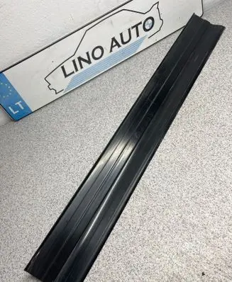Front sill trim cover