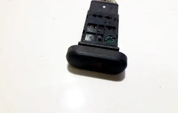 Mitsubishi Pajero Sport I Hazard light switch 0f08
