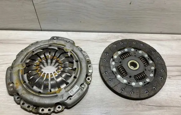 Nissan Micra K14 Clutch set kit 302050736R