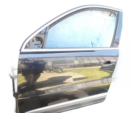 Volkswagen Tiguan Front door 5N0831055B