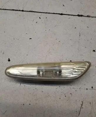 BMW 3 E90 E91 Front fender indicator light