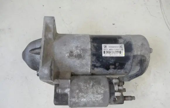 Opel Insignia A Starter motor 55585237