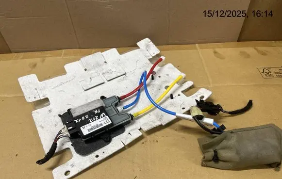 Mercedes-Benz E W212 Other control units/modules A0009105102 0009105102