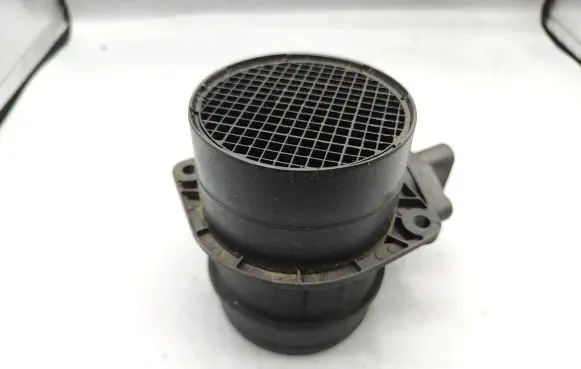 Volkswagen Golf IV Mass air flow meter 0280217529