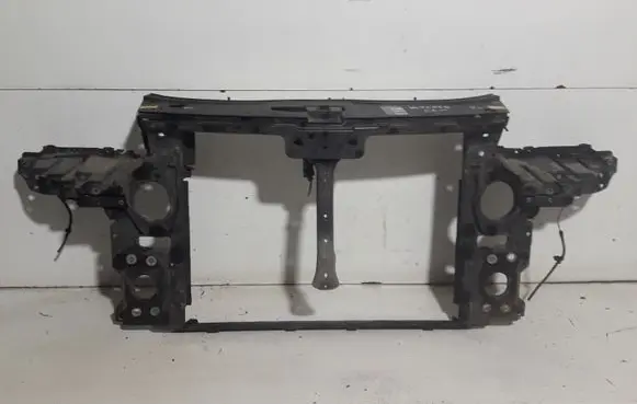 Volkswagen Touareg I Radiator support slam panel