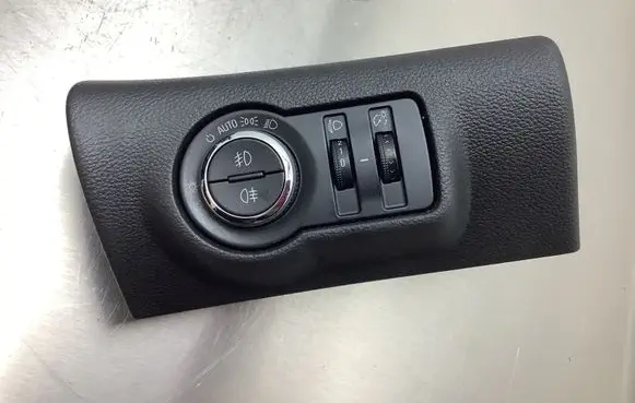Opel Astra J Light switch 13268702 251507