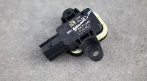 Ford Fusion II Airbag deployment crash/impact sensor DS7T14C676AA DS7T14C676