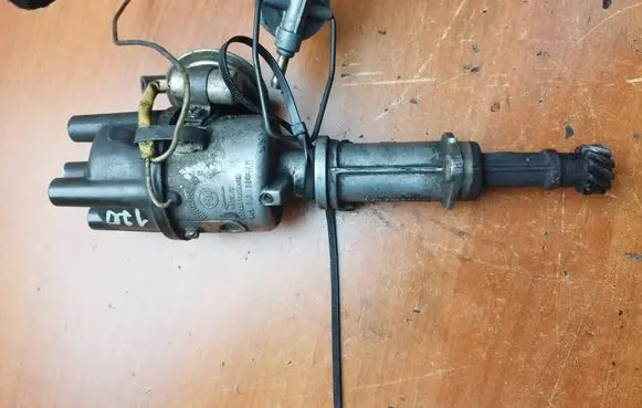Skoda Favorit pick-up (787) Spark distributor 