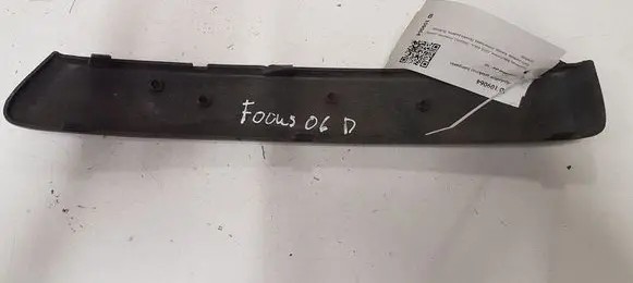 Ford Focus Front bumper splitter molding 4M5117E909AF