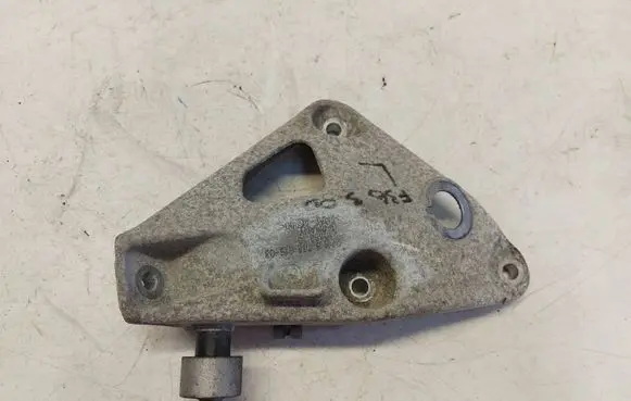 BMW 4 F36 Gran coupe Engine mounting bracket 6788615