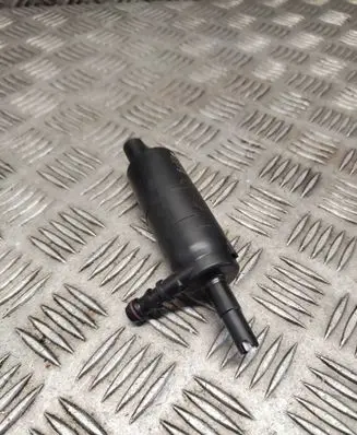 BMW 3 E90 E91 Headlight washer pump 8377430 13264011 001004