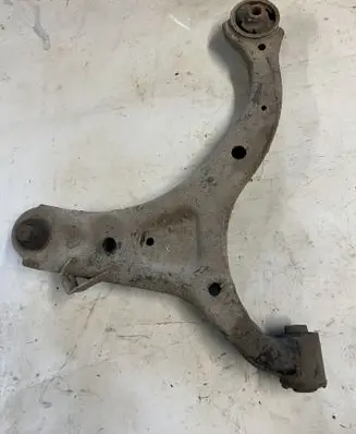 Front lower control arm/wishbone
