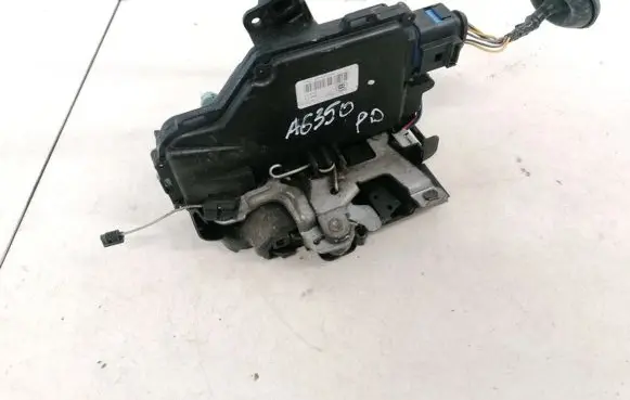 Skoda Octavia Mk2 (1Z) Front door lock 3D1837016AC A00468