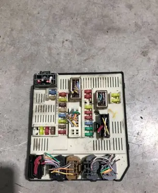 Renault Megane III Fuse module 284B60008R 284B60008RE