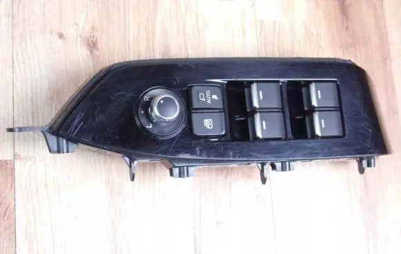 Mazda CX-5 II Quarter vent window switch KB7W68409