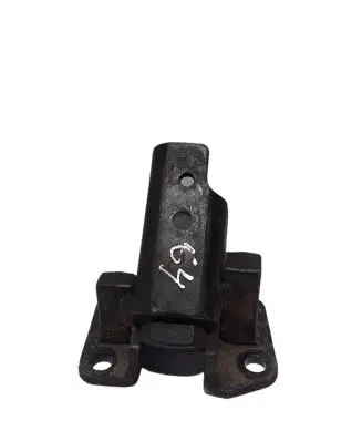 Mitsubishi Pajero Engine mounting bracket