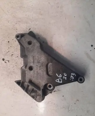 Volkswagen PASSAT B6 Engine mounting bracket 03G199207E