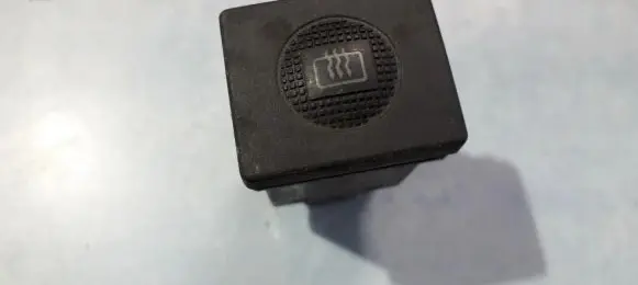 Volkswagen Golf III Windscreen/window heater switch 1H6959621 501520