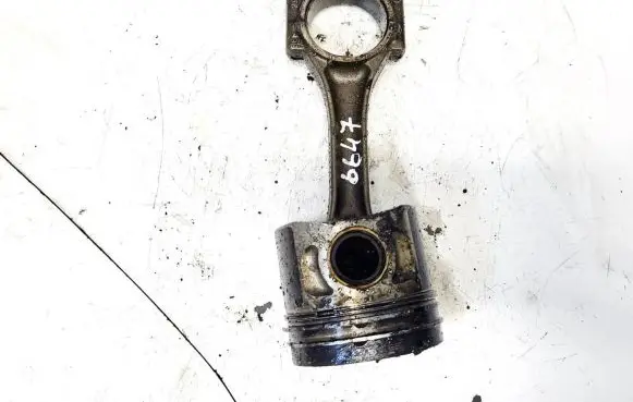 Ford Galaxy Piston with connecting rod