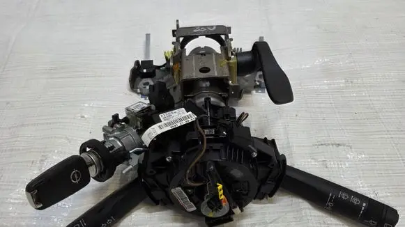 Opel Mokka Steering wheel axle 95388945