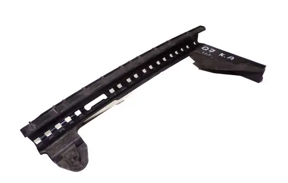 Audi Q7 4L Rear door windshield rail 4L0839067