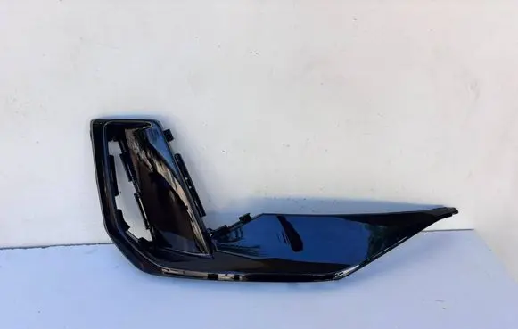 Audi e-tron Front bumper lower grill 85H807968