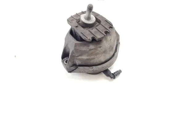 BMW 5 E60 E61 Engine mount bracket 6770642