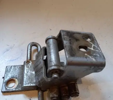 Audi A4 S4 B5 8D Rear door lower hinge 8D0831411C