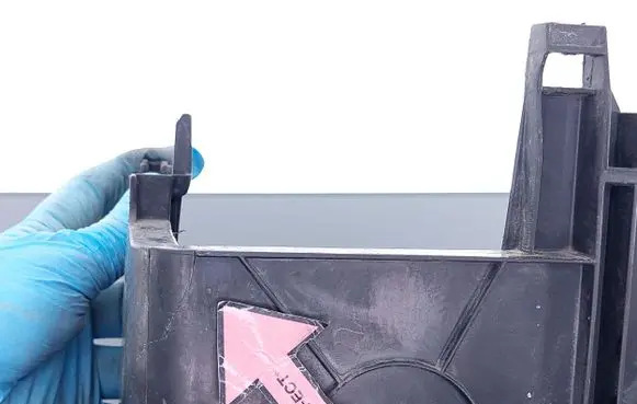 Volkswagen Golf IV Battery tray 1J0915333 1J0915335