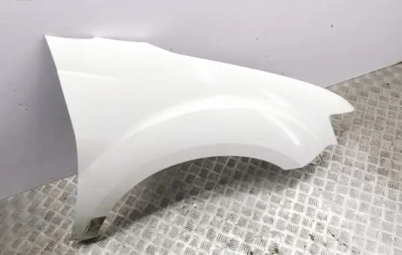 Mitsubishi Outlander Fender