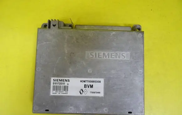 Renault Laguna I Engine control unit/module S101725111Q HOM7700860308