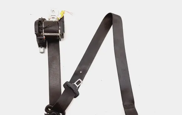 Iveco Daily 35 - 40.10 Front seatbelt 33017280A1 33004574