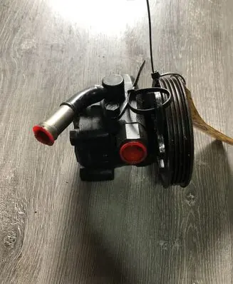 Nissan Sunny Power steering pump