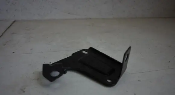 Ford Puma Fender mounting bracket L1TB16B145AA