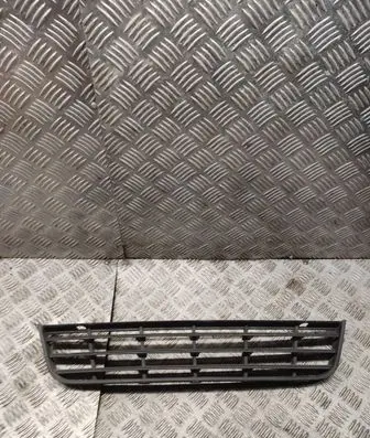 Volkswagen PASSAT B6 Front bumper lower grill 