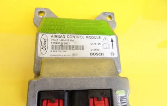 Ford Focus Airbag control unit/module YS4T14B056BA C170