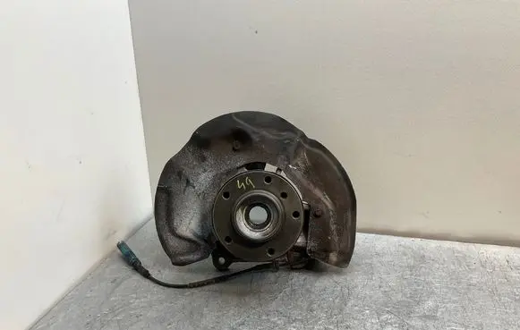 Front wheel hub