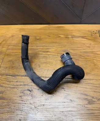 Volvo XC60 Engine coolant pipe/hose