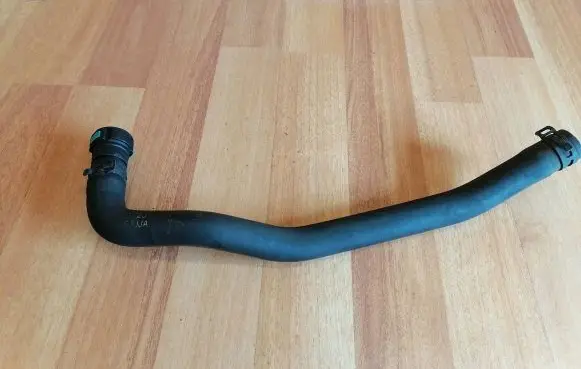 Jaguar XF X250 Engine coolant pipe/hose 9X238K576AB C2Z9054