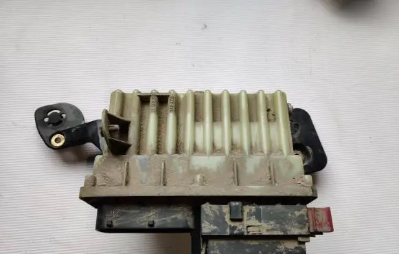 Opel Zafira A Coolant fan relay 24462346