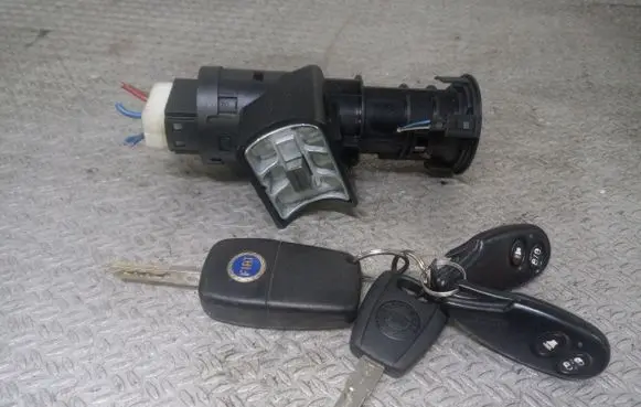 Fiat Panda II Ignition lock 61027500