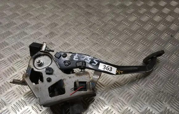 Hyundai i40 Clutch pedal 328023Z920