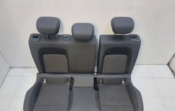 Opel Astra K Second row seats