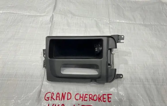 Jeep Grand Cherokee Glove box central console 