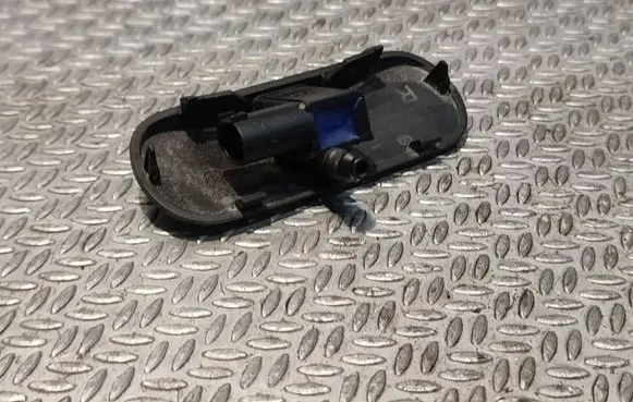 Volkswagen Caddy Windshield washer spray nozzle 2K5955988A