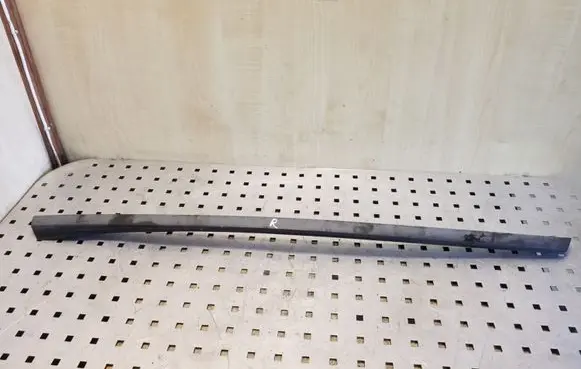 Volvo XC70 Windshield trim