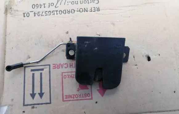 Volkswagen Caddy Loading door lock 2K0827505C