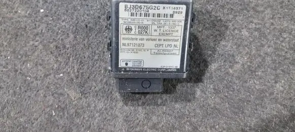 Mazda 323 F Immobilizer control unit/module bj3d675g2c 8827220104