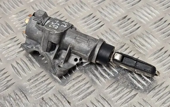 Volkswagen PASSAT B5.5 Ignition lock 4B0905851C